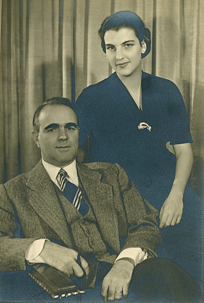 31 Μαΐου 1952 | Παντρεύεται με την Αμαλία Κανελλοπούλου